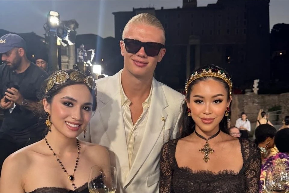 Tiên Nguyễn gây sốt khi chung khung hình với Erling Haaland