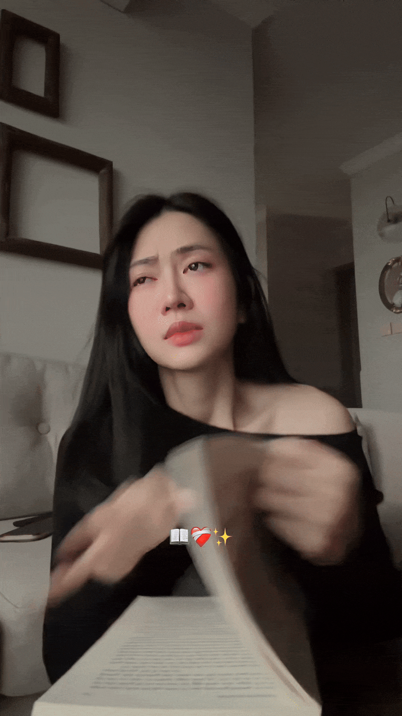 Tự đặt máy quay cảnh khóc nức nở khi đọc sách, Lê Bống nhận đủ ý kiến