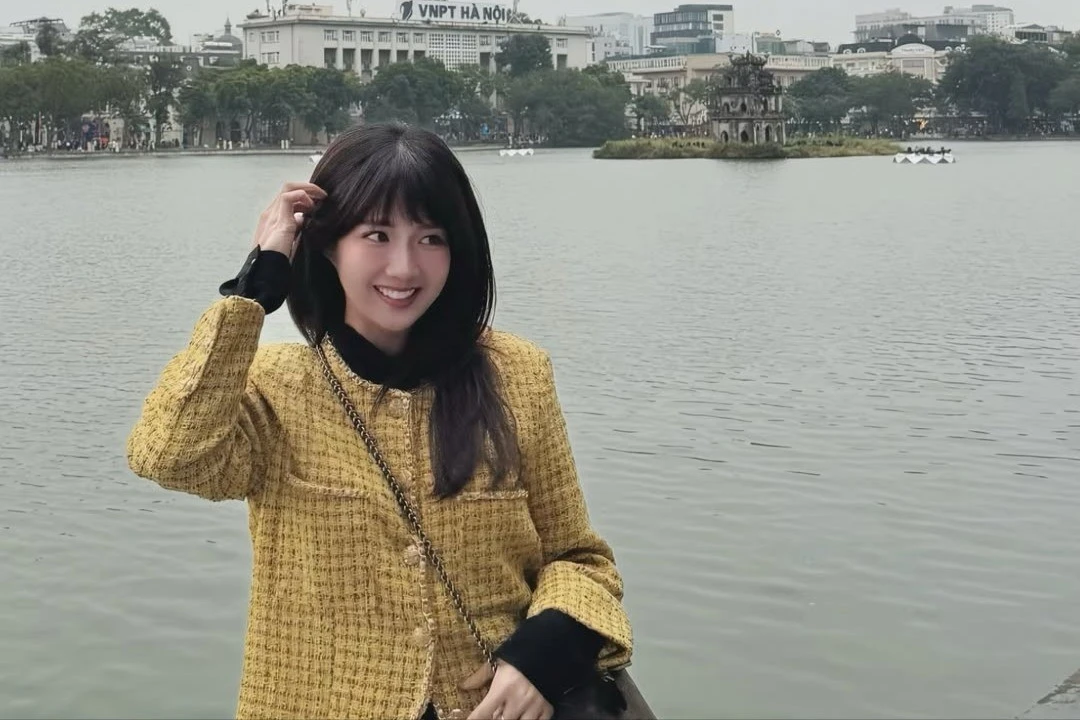 Kiều Trinh Xíu khoe ảnh ra Hà Nội đón mùa đông, nhan sắc ngọt ngào tựa búp bê