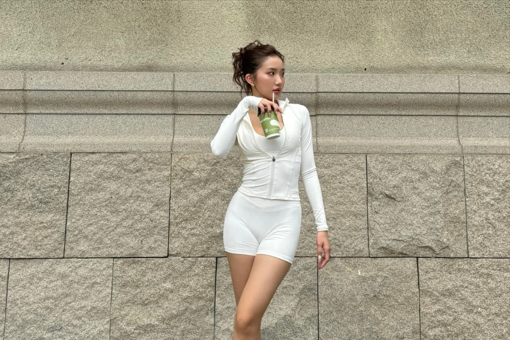 Hot mom Huyền 2K4 ngày càng “tỏa sáng” từ body đến gương mặt