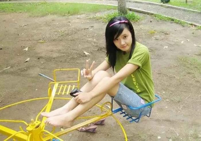 Ảnh quá khứ của nữ giảng viên hot nhất MXH bị bàn tán