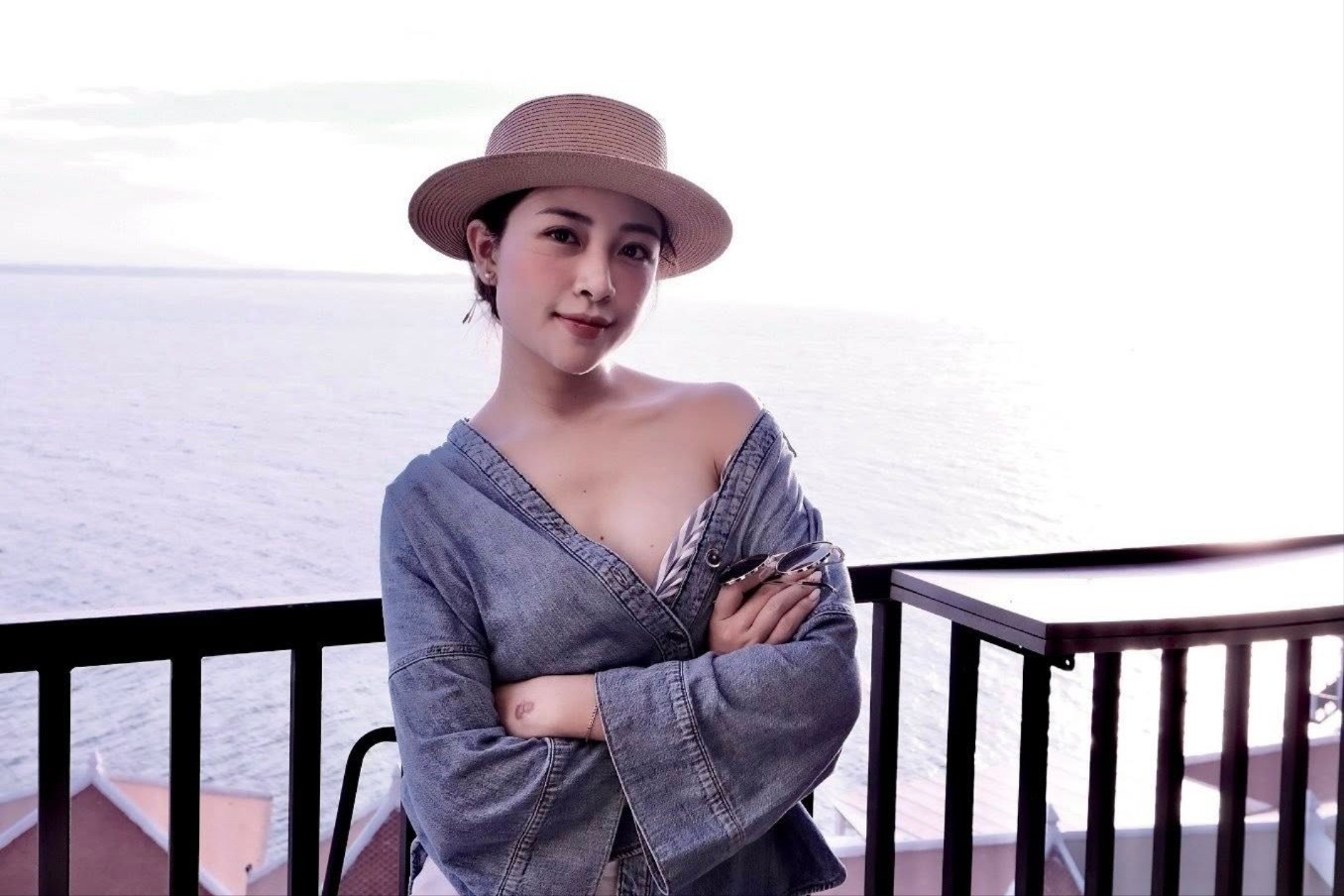 View - Cô chủ khách sạn khoe vóc dáng nóng bỏng 3 vòng quyến rũ | Báo Tri thức và Cuộc sống - TIN TỨC PHỔ BIẾN KIẾN THỨC 24H