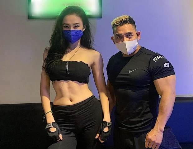 "Thế lực" đứng sau cơ bắp cuồn cuộn của Angela Phương Trinh