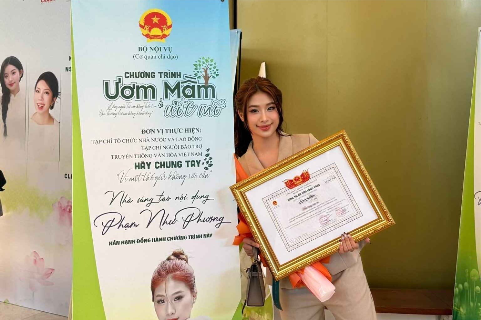 View - Louis Phạm khoe "bằng chứng" từ thiện cực uy tín | Báo Tri thức và Cuộc sống - TIN TỨC PHỔ BIẾN KIẾN THỨC 24H