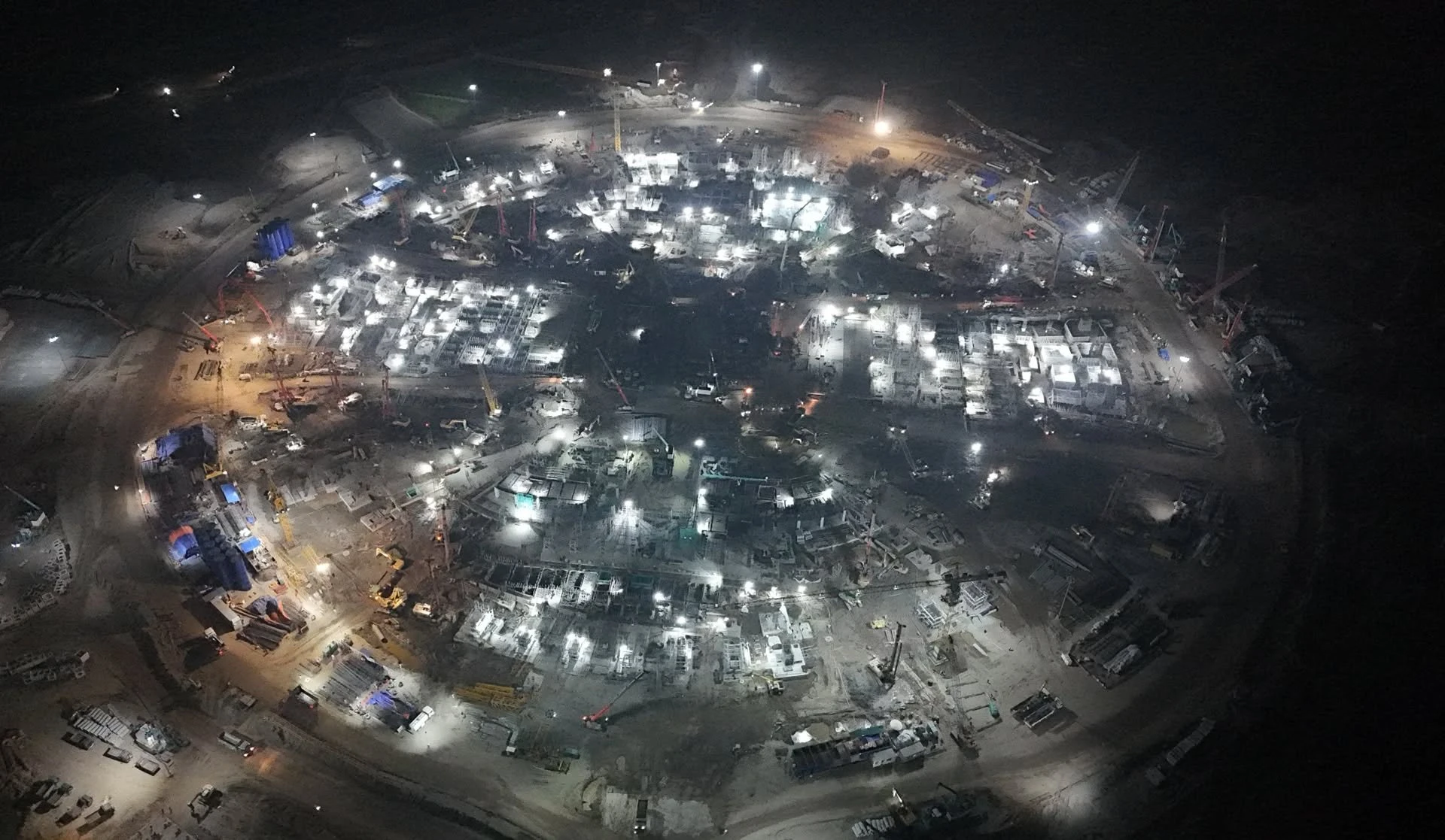 Đại công trường SVĐ 135.000 chỗ sáng đèn xuyên đêm