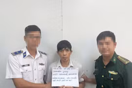 Tạm giữ đối tượng mang ma túy vừa xuống tàu cao tốc ở Bãi Vòng