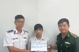 Tạm giữ đối tượng mang ma túy vừa xuống tàu cao tốc ở Bãi Vòng