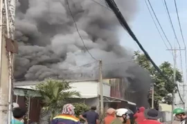 Căn nhà chứa vật dụng sinh hoạt ở Củ Chi bốc cháy