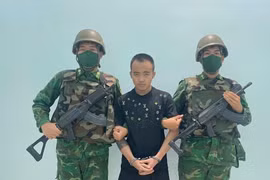 Bắt giữ hai đối tượng truy nã khi nhập cảnh từ Campuchia về Việt Nam