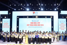 TP HCM kỷ niệm 76 năm ngày truyền thống và vinh danh học sinh, sinh viên