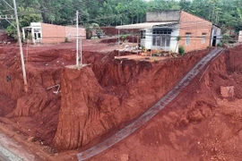 Công an Đồng Nai điều tra vụ hạ cốt nền đường ĐT753 khiến nhà dân chênh vênh