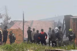 Hỏa hoạn tại kho chứa máy móc nông cụ ở phường Xuân Trường