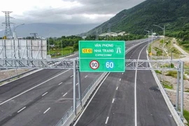 Chính thức thông xe toàn tuyến cao tốc Vân Phong - Nha Trang