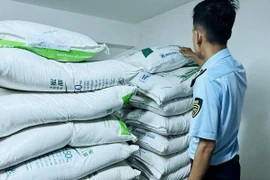 Đà Nẵng: Xử phạt hai hộ kinh doanh hàng nhập lậu 60 triệu đồng