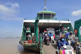 Tạm cấm xe từ 8 tấn qua phà Cát Lái để động thổ dự án xây cầu nghìn tỷ