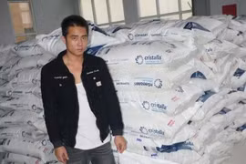 TP HCM: Tài xế container bị bắt vì chở 40 tấn đường nhập lậu