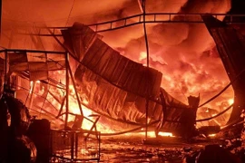 An Giang: Cháy kho phế liệu hơn 300m² tại ấp Sư Nam