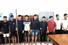 Nhóm thanh niên mang hung khí gây náo loạn đường phố ở Đồng Nai