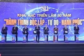 Tổng Bí thư, Thủ tướng dự khai mạc triển lãm 80 năm thành tựu đất nước