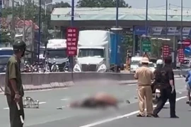 TP.HCM: Nam sinh tử vong sau va chạm với xe bồn chở xăng dầu