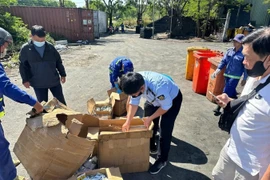 TP HCM: Phát hiện kho linh kiện điện thoại giả mạo trị giá hơn 1 tỷ đồng