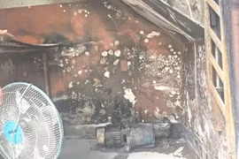 TP HCM: Cháy nhà giữa khu dân cư, người dân phá cửa giải cứu hai mẹ con