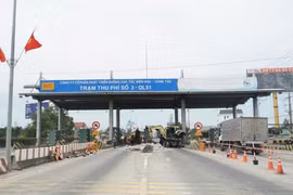 TPHCM chính thức tháo dỡ trạm thu phí T3 trên Quốc lộ 51