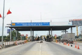 TPHCM chính thức tháo dỡ trạm thu phí T3 trên Quốc lộ 51