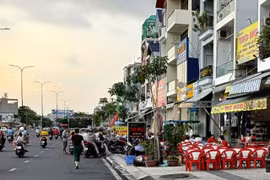 Vỉa hè Dương Quảng Hàm TP HCM: Cần vai trò rõ nét từ chính quyền địa phương