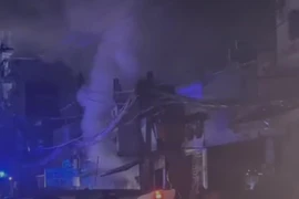 Ngọn lửa bất ngờ bùng phát ở cửa hàng vật tư TP HCM, thiệt hại nặng nề