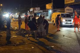 Xe khách va chạm xe máy ở Đắk Lắk, hai vợ chồng thiệt mạng tại chỗ