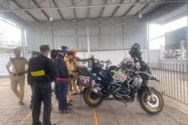 Đồng Tháp xử phạt 16 người lái mô tô phân khối lớn vi phạm luật giao thông