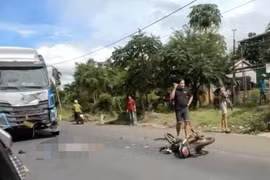 Xe tải lấn làn gây tai nạn, 2 thanh niên tử vong ở Lâm Đồng