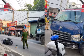 TPHCM: Xe tải cẩu mất lái, tông người đi mô tô Z1000 tử vong tại chỗ