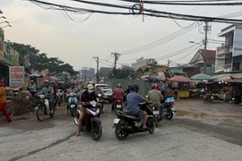 Thi công gây ùn tắc đường, chủ đầu tư ở TP HCM bị CSGT lập biên bản