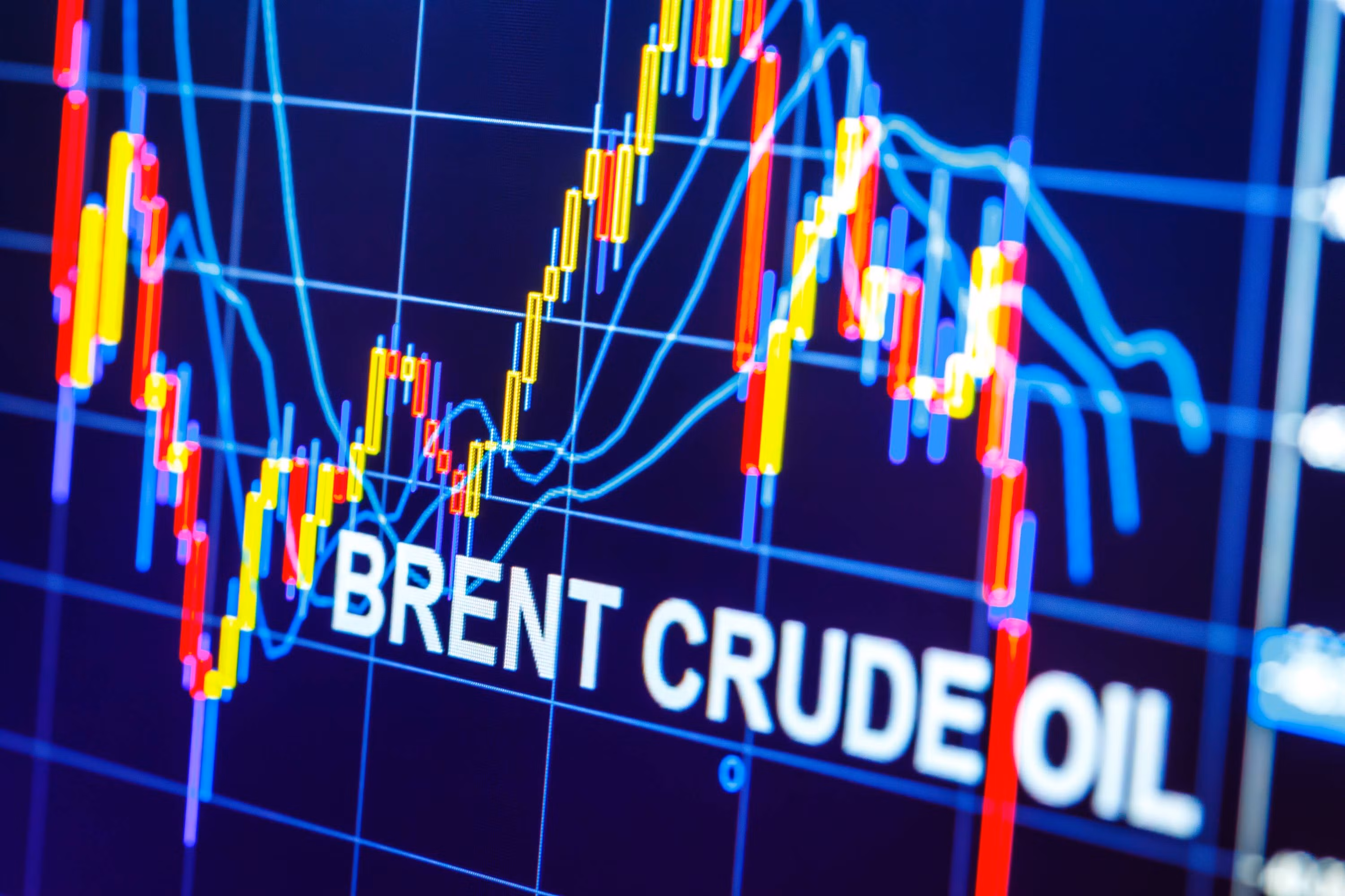 Giá dầu Brent vượt 115 USD, WTI phá mốc 100 USD do xung đột Trung Đông