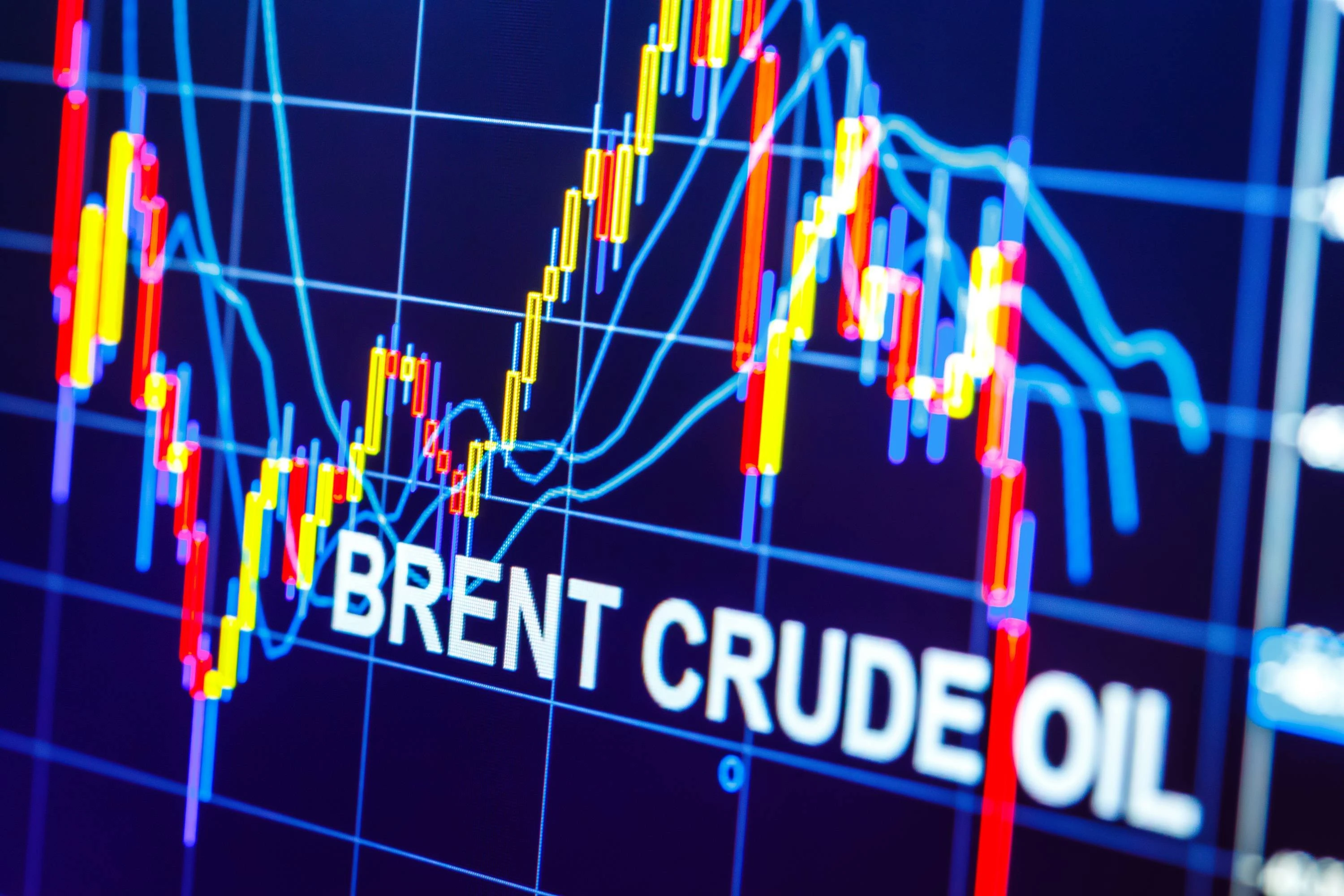 Giá dầu Brent vượt 115 USD, WTI phá mốc 100 USD do xung đột Trung Đông