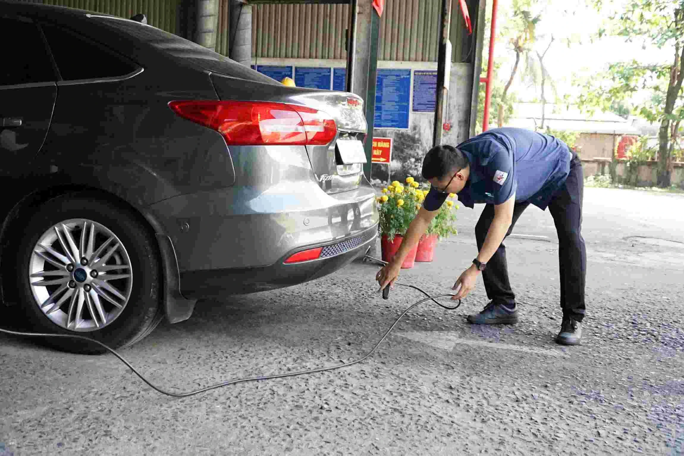 Cục Đăng kiểm lên tiếng về clip 'đạp ga hỏng xe', đề nghị công an vào cuộc