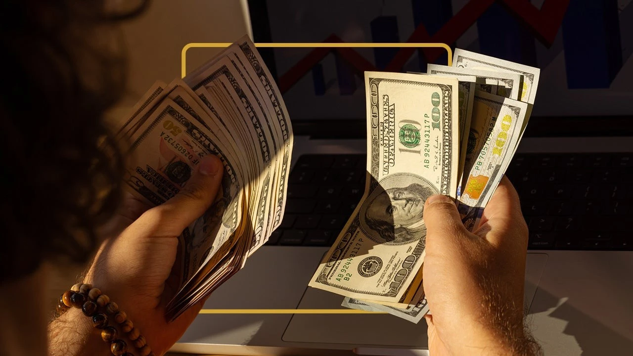 Nhà đầu tư toàn cầu ôm tiền mặt kỷ lục giữa căng thẳng địa chính trị