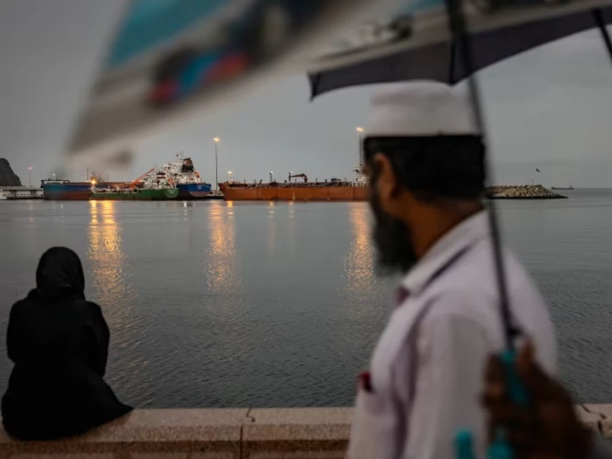Xung đột Iran gây thiếu thuốc tại Anh, Hàn Quốc lo thiếu túi ni lông