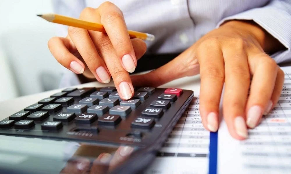 Bộ Tài chính đề xuất trừ chi phí học, viện phí vào thuế thu nhập cá nhân