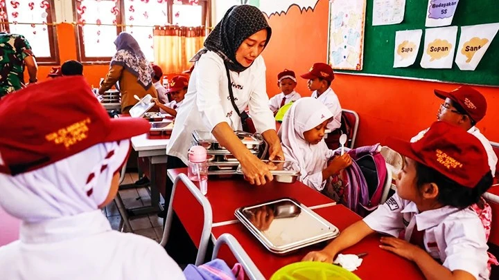 Indonesia giảm bữa ăn miễn phí cho học sinh vì giá tăng