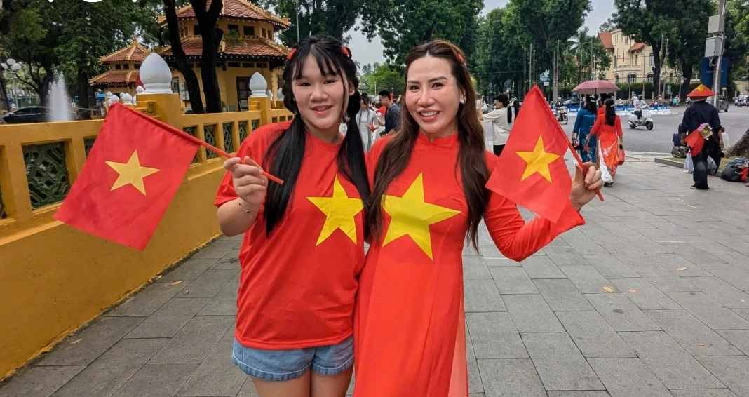 Không khí mừng Quốc khánh 2/9 lan tỏa khắp phố phường Hà Nội