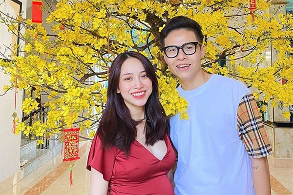 Vừa chớm đôi mươi, dàn hot girl Việt lần lượt "theo chồng bỏ cuộc chơi"