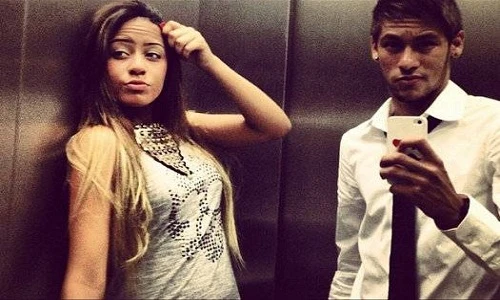 Ngắm nhan sắc cô em gái xinh đẹp của Neymar