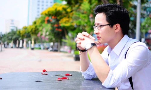 6 thầy giáo đẹp trai chói lọi làm dân mạng “nổi sóng“