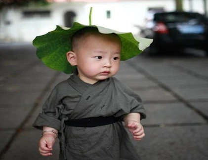 “Thứ Hai” - hòa thượng nhí siêu đáng yêu