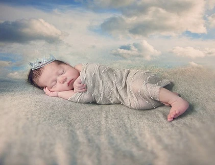 Ngắm bé yêu ngủ êm đềm dưới bầu trời bao la