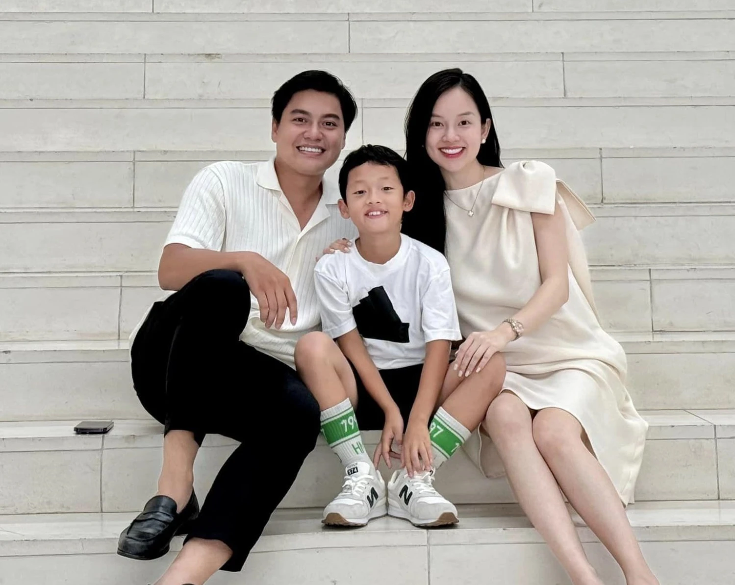 Ly Kute mang bầu lần 2 hưởng cuộc sống sang chảnh chuẩn quý bà