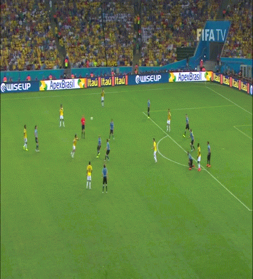 4. Tiếp đó là bàn thắng của James Rodriguez (Colombia) vào lưới của Uruguay tại World Cup 2014.